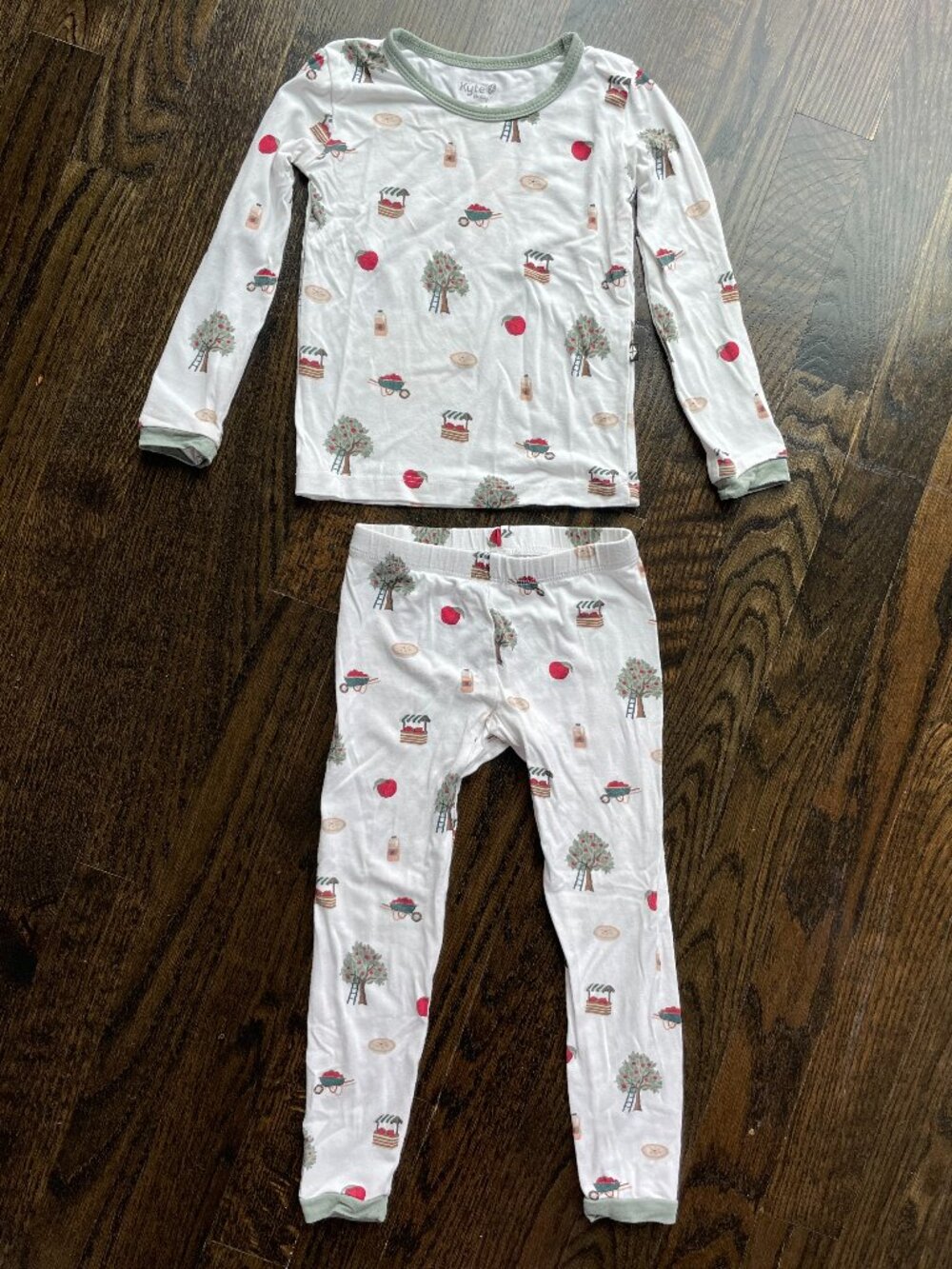 Kyte BABY Apple Orchard 18-24months two-piece pajama print
